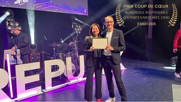 photo of our General Manager with the ‘Coup de Coeur’ award at IT Night 2025